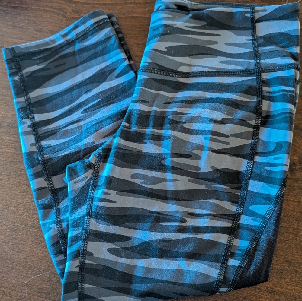 Grey and Black Camo Old Navy GoDry Leggings